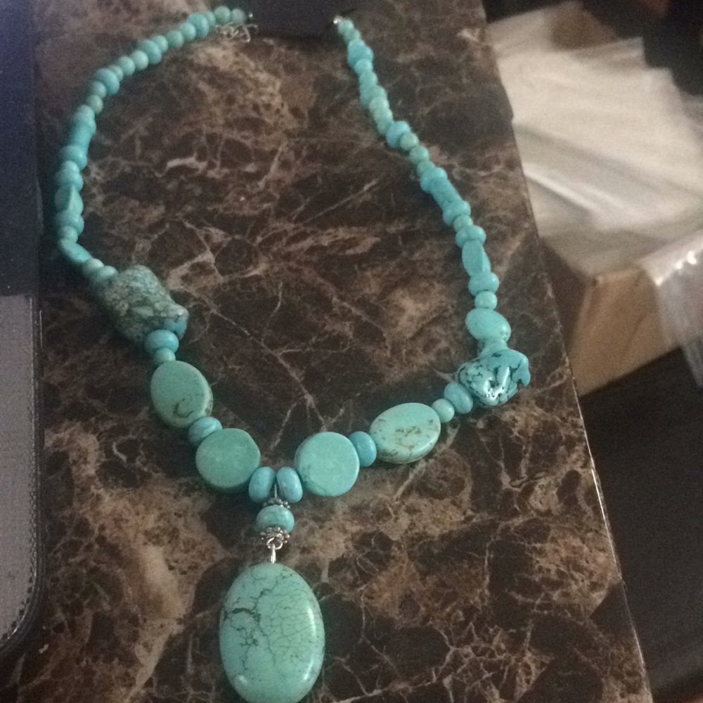FINAL MARKDOWN Gorgeous new necklace